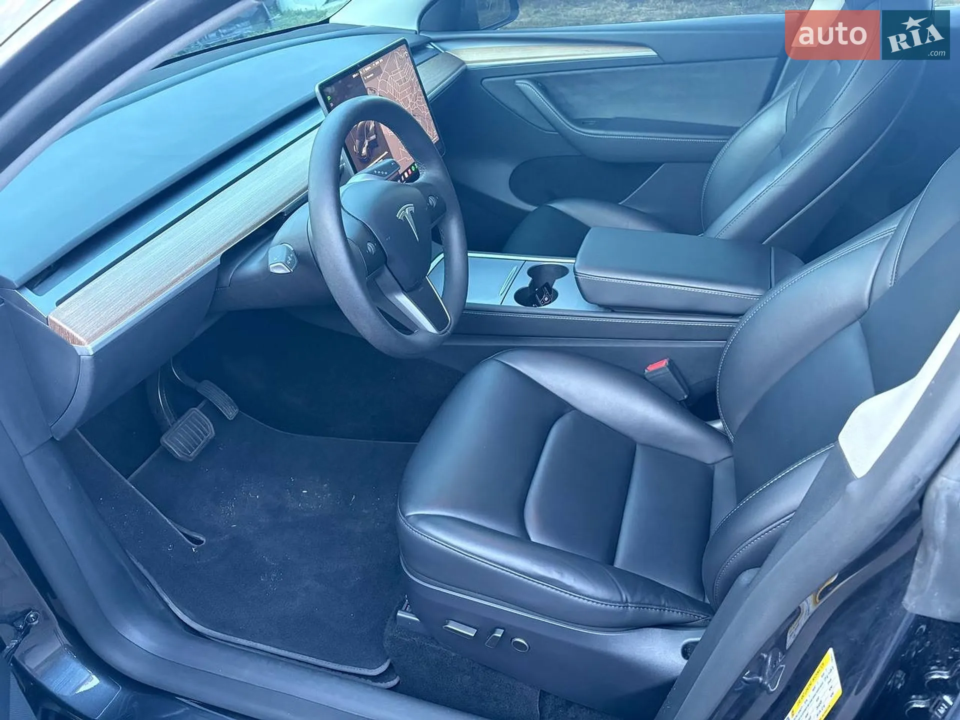 2024 Tesla Model Y - мініатюра 24