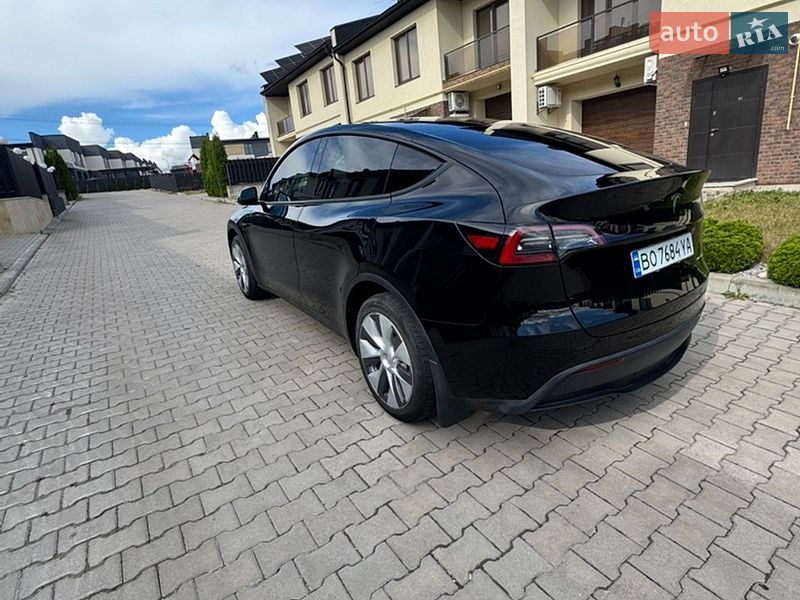 Позашляховик / Кросовер Tesla Model Y 2023 в Тернополі фото 3 Позашляховик / Кросовер Tesla Model Y 2023 в Тернополі