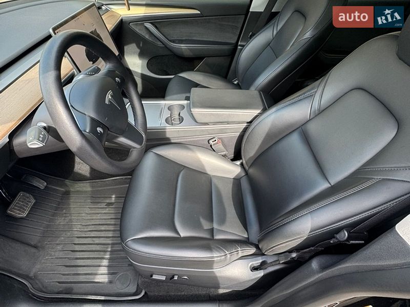 Позашляховик / Кросовер Tesla Model Y 2023 в Тернополі фото 13 Позашляховик / Кросовер Tesla Model Y 2023 в Тернополі