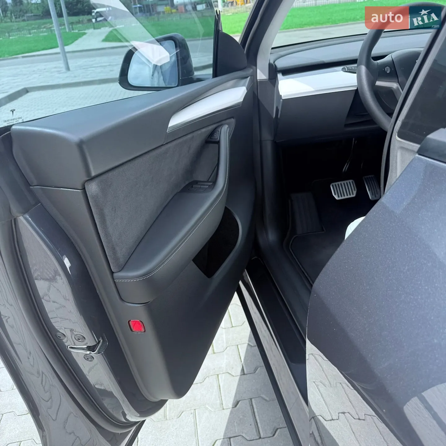 2023 Tesla Model Y - мініатюра 8