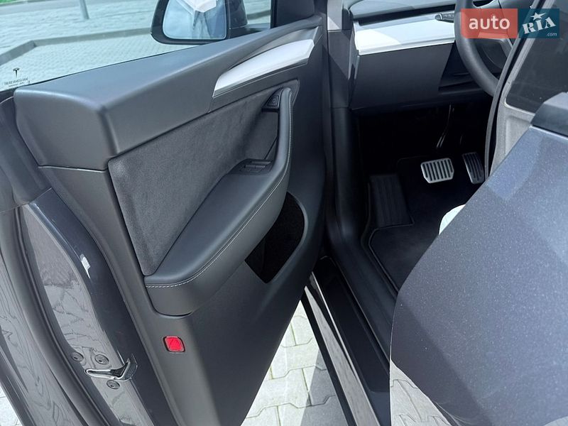 Внедорожник / Кроссовер Tesla Model Y 2023 в Харькове