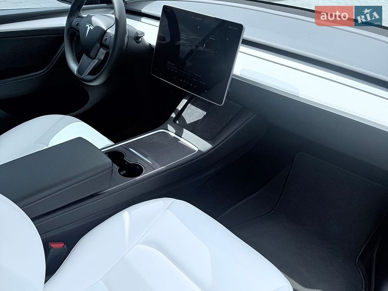 Внедорожник / Кроссовер Tesla Model Y 2023 в Харькове