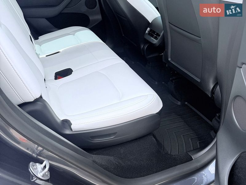 Внедорожник / Кроссовер Tesla Model Y 2023 в Харькове