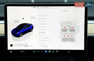 Внедорожник / Кроссовер Tesla Model Y 2024 в Киеве