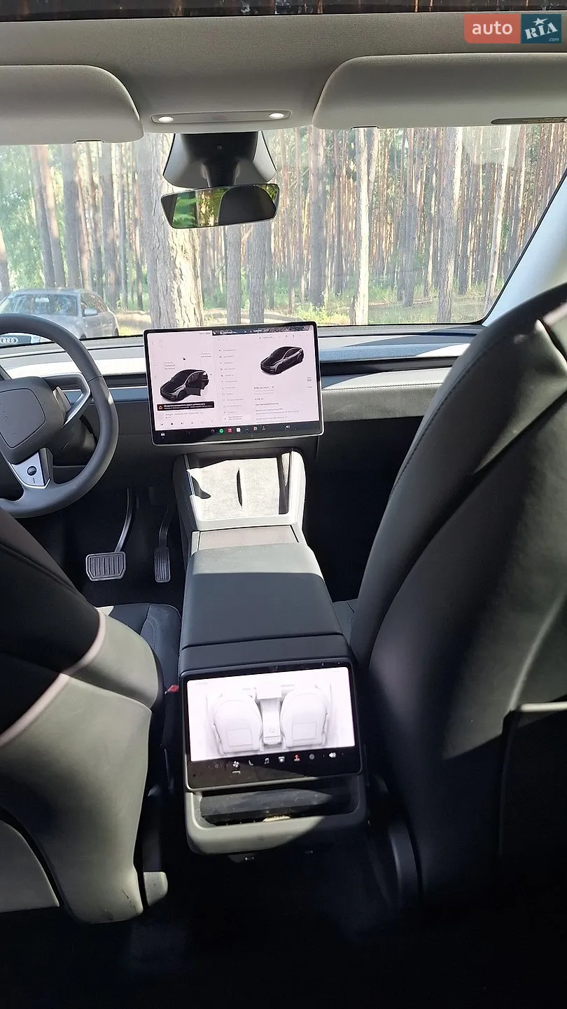 2025 Tesla Model Y - мініатюра 5