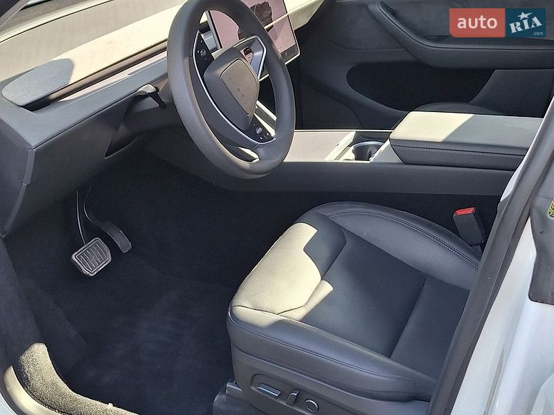 Внедорожник / Кроссовер Tesla Model Y 2025 в Вышгороде