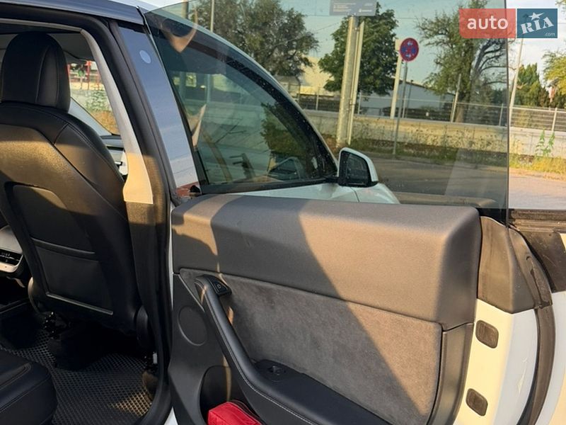 Внедорожник / Кроссовер Tesla Model Y 2021 в Черкассах