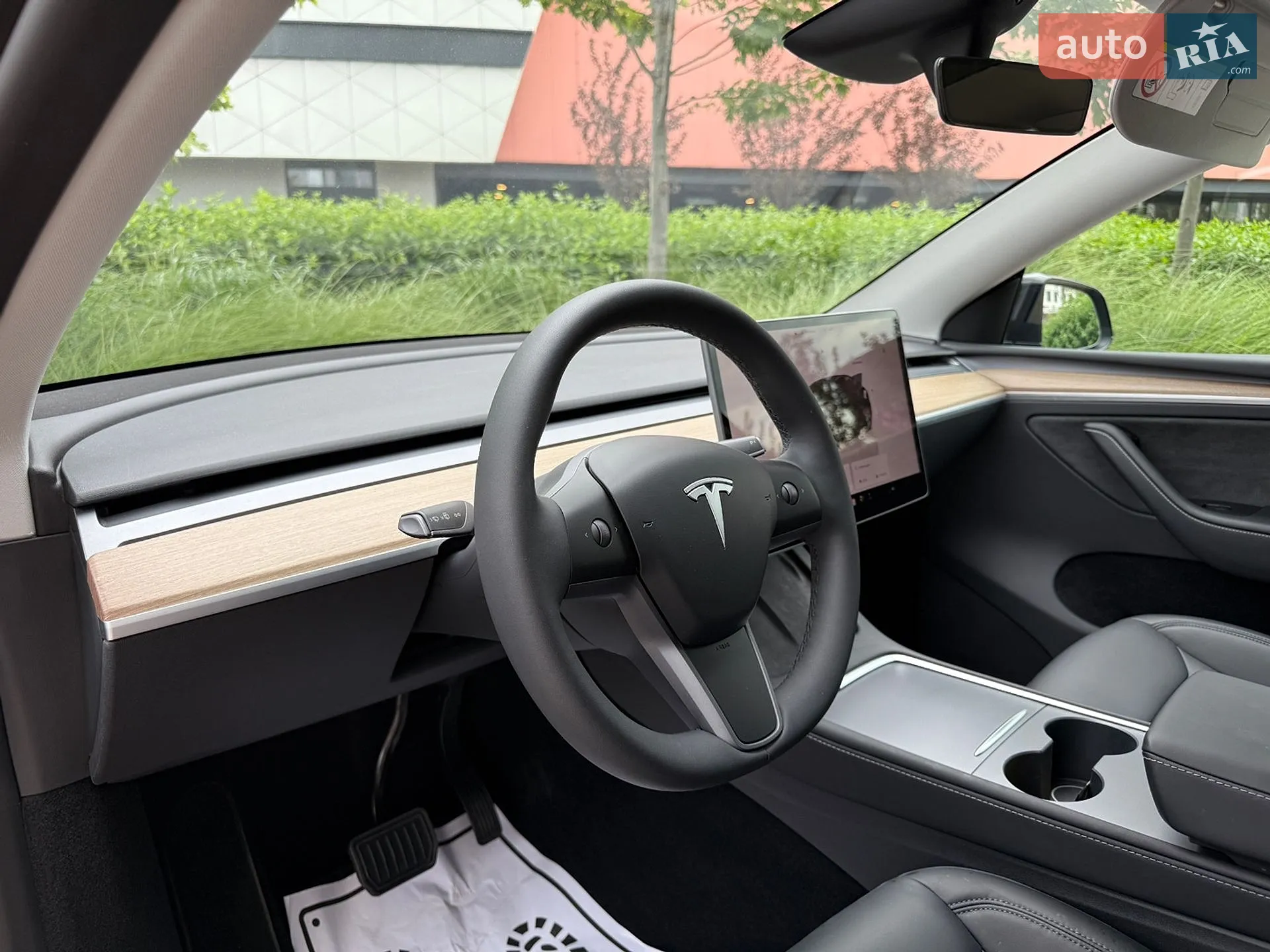 2024 Tesla Model Y - мініатюра 26