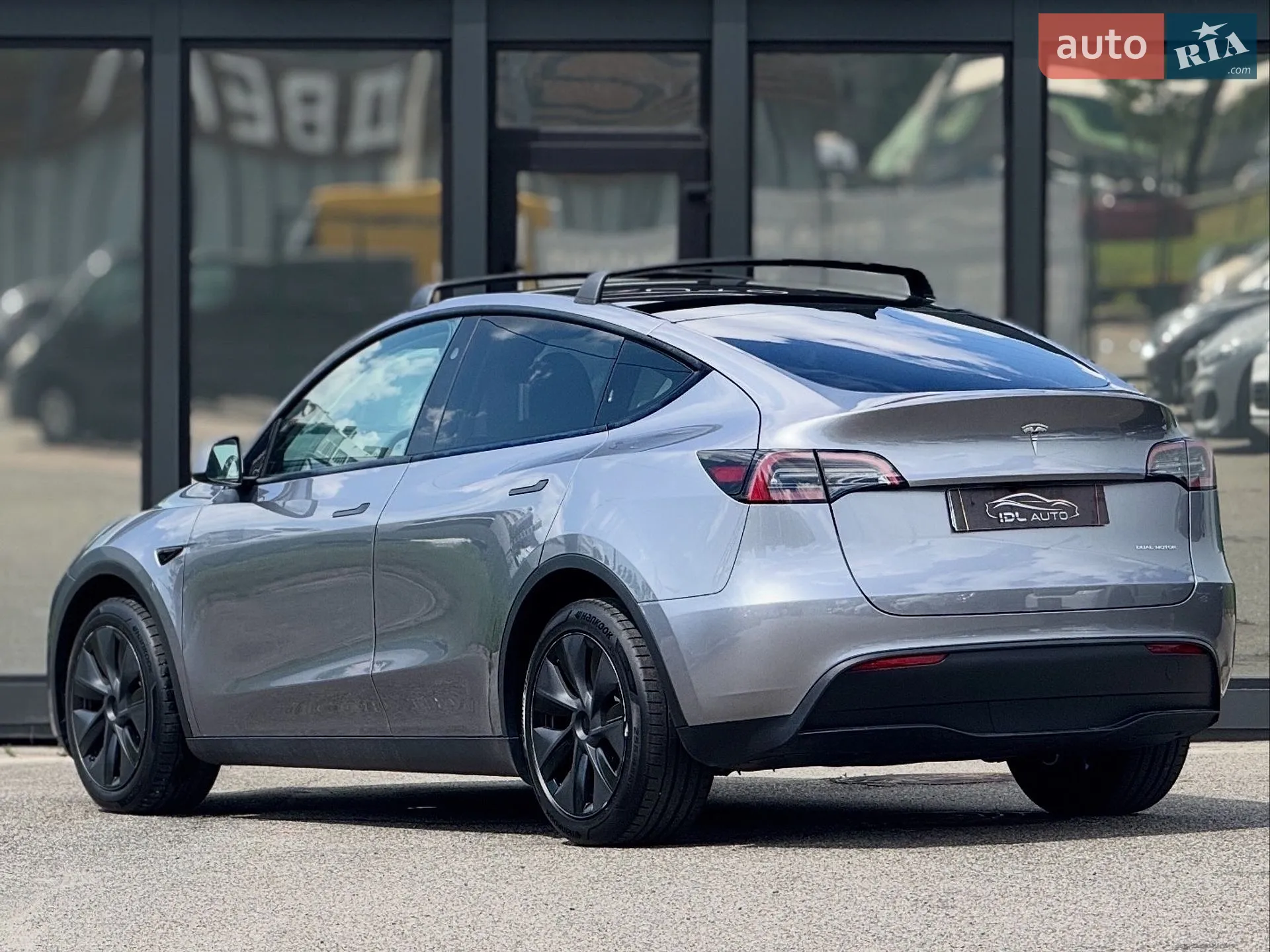 2025 Tesla Model Y - мініатюра 5