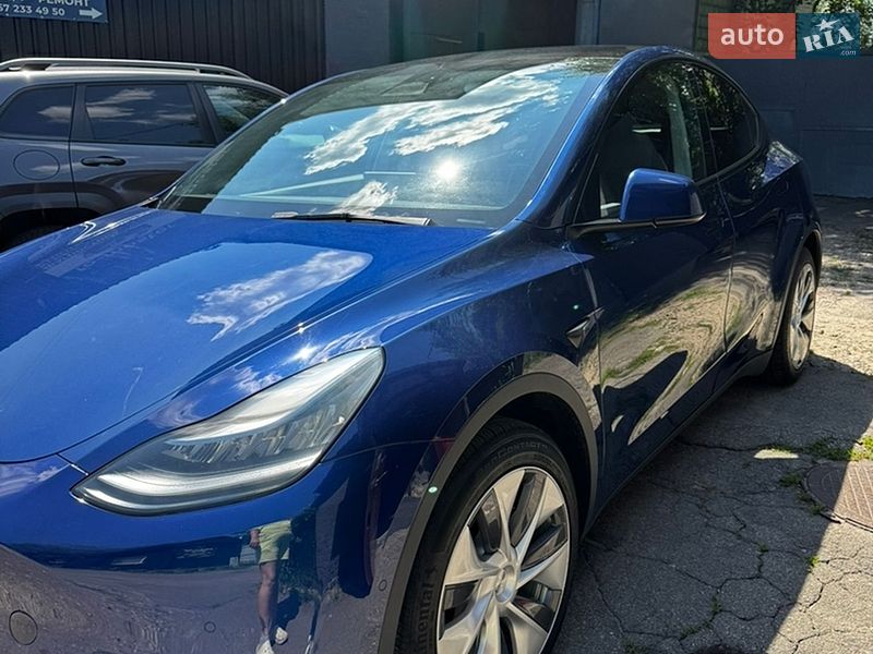 Позашляховик / Кросовер Tesla Model Y 2021 в Києві