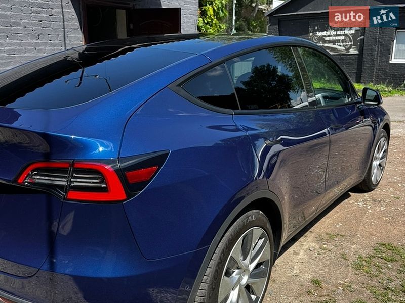 Позашляховик / Кросовер Tesla Model Y 2021 в Києві