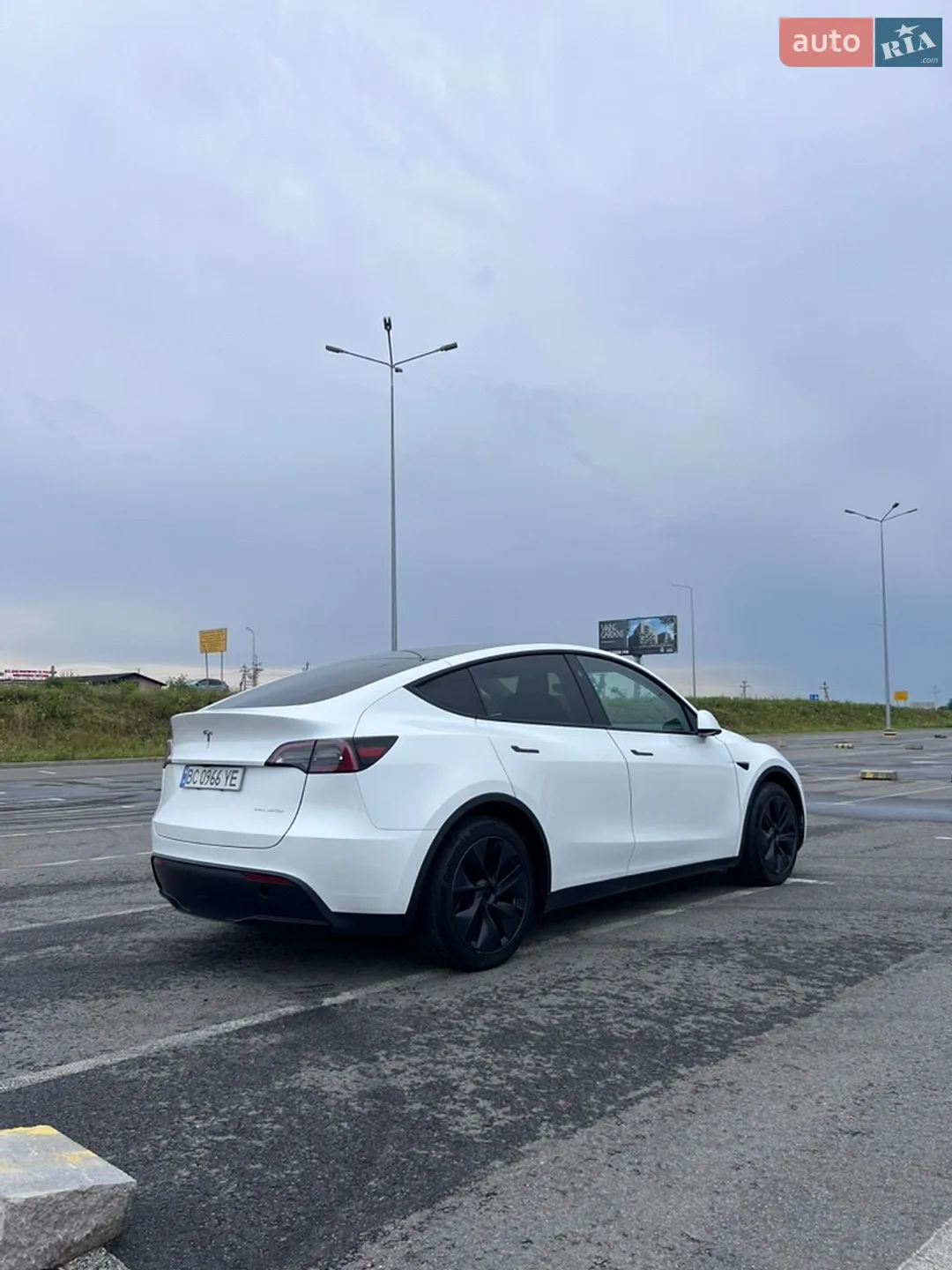 2024 Tesla Model Y - мініатюра 6
