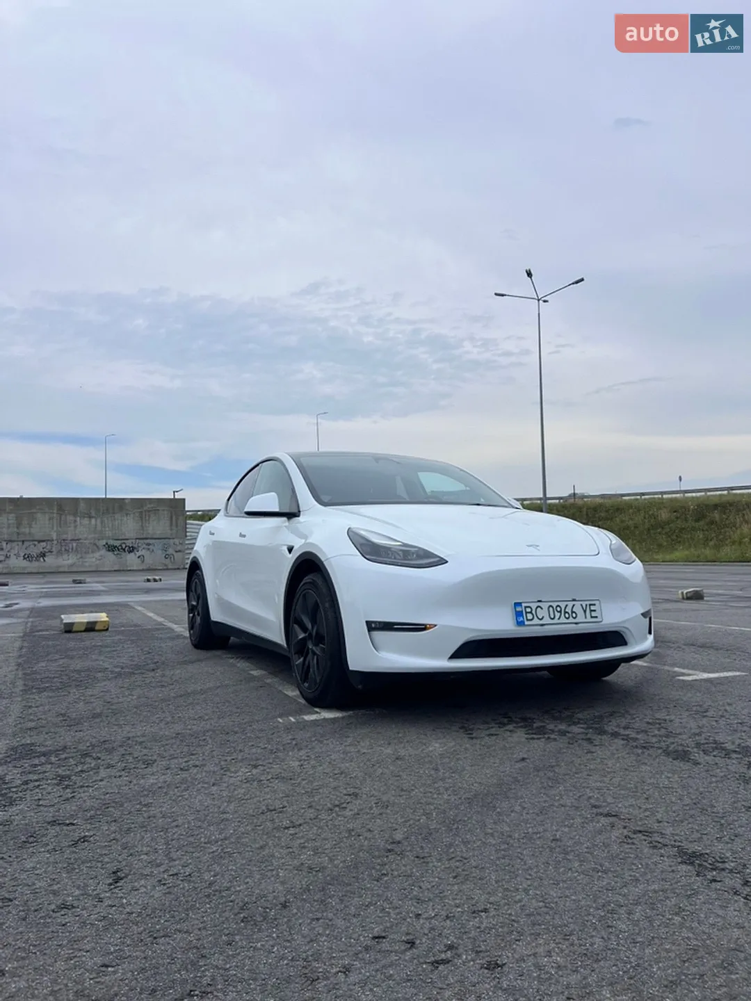 2024 Tesla Model Y - мініатюра 2