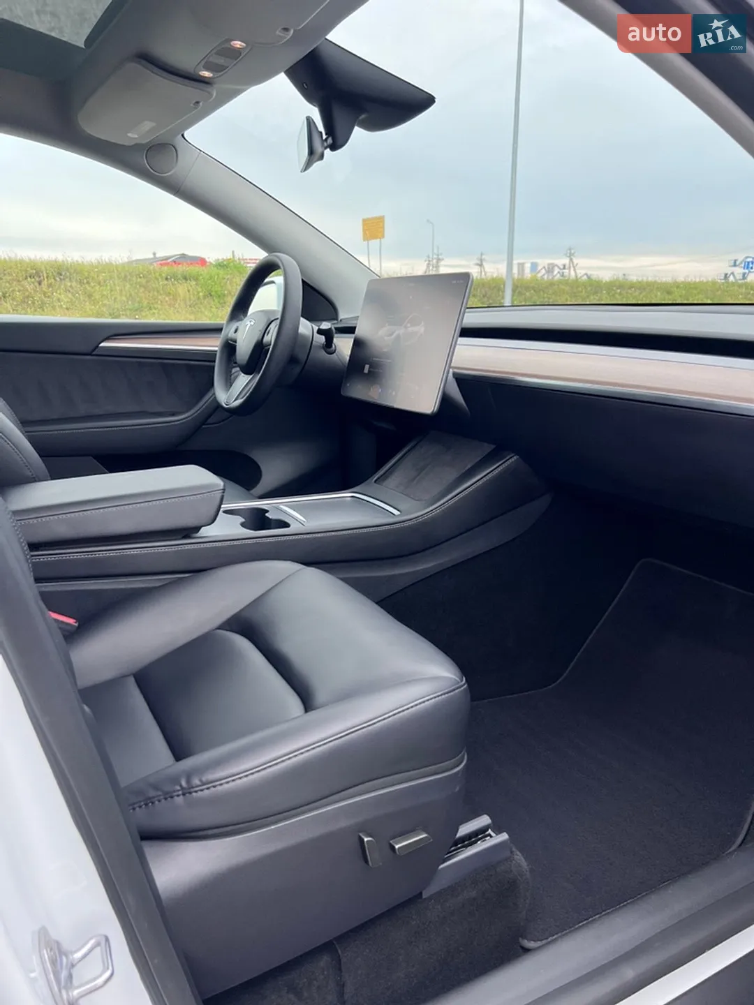 2024 Tesla Model Y - мініатюра 22