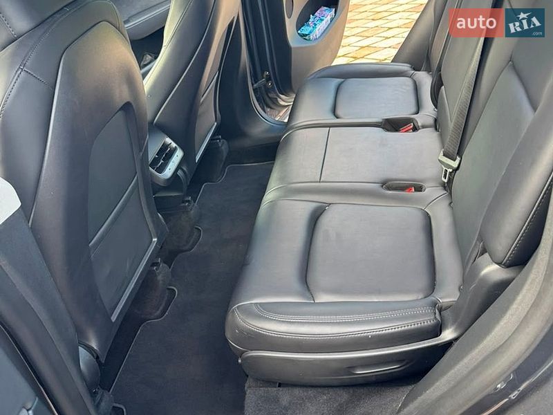 Позашляховик / Кросовер Tesla Model Y 2023 в Глибокій фото 9 Позашляховик / Кросовер Tesla Model Y 2023 в Глибокій