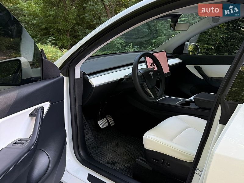 Позашляховик / Кросовер Tesla Model Y 2021 в Дніпрі
