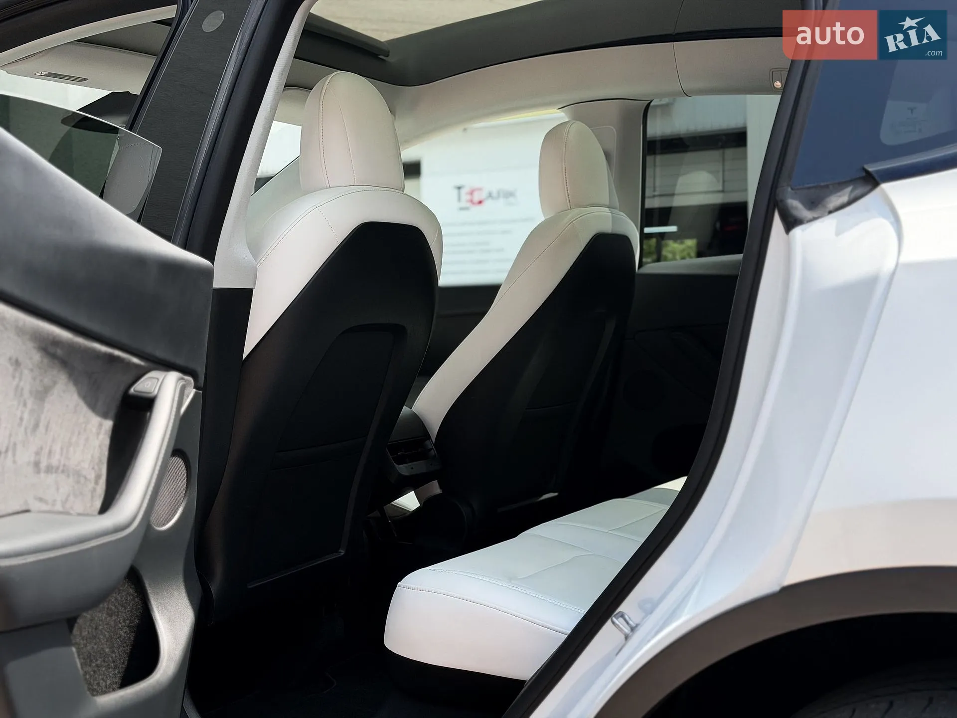 2022 Tesla Model Y - мініатюра 17