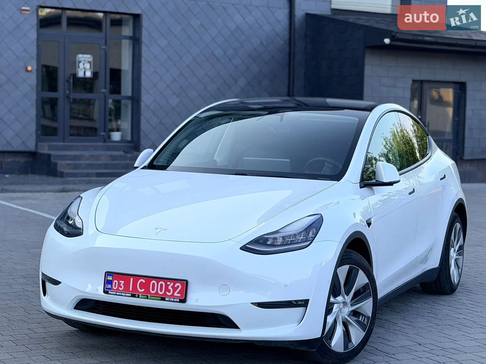 2021 Tesla Model Y - мініатюра 3