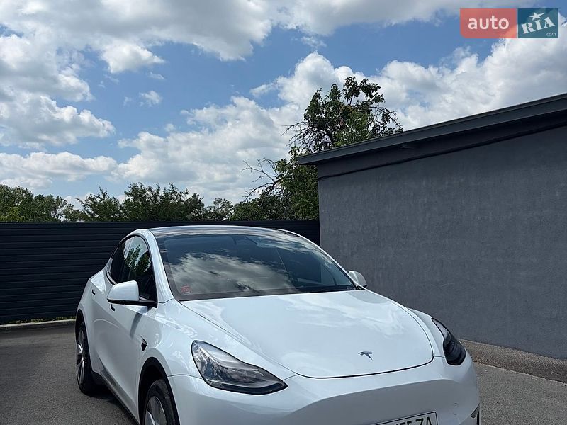Внедорожник / Кроссовер Tesla Model Y 2023 в Чернигове