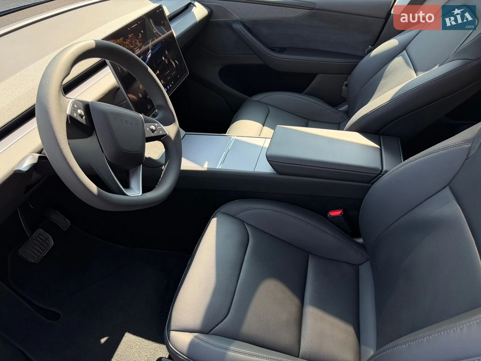 2025 Tesla Model Y - мініатюра 11