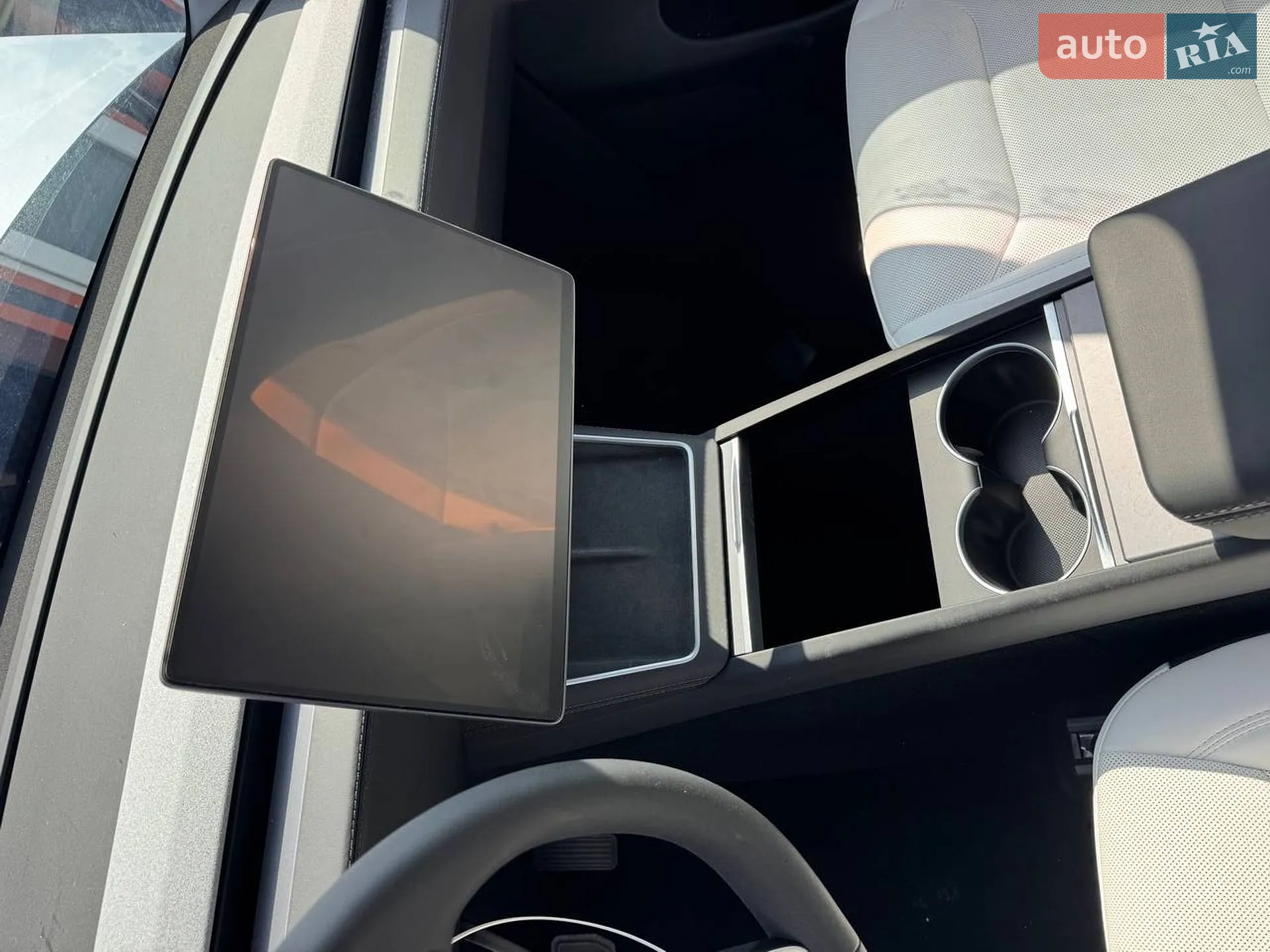 2025 Tesla Model Y - мініатюра 7