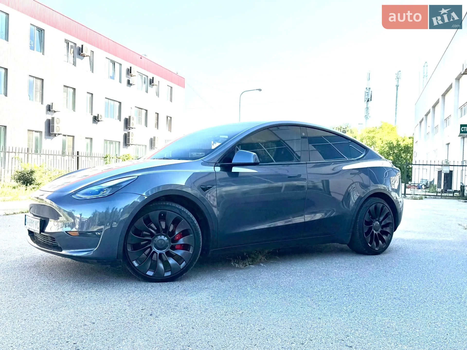 2022 Tesla Model Y - мініатюра 3