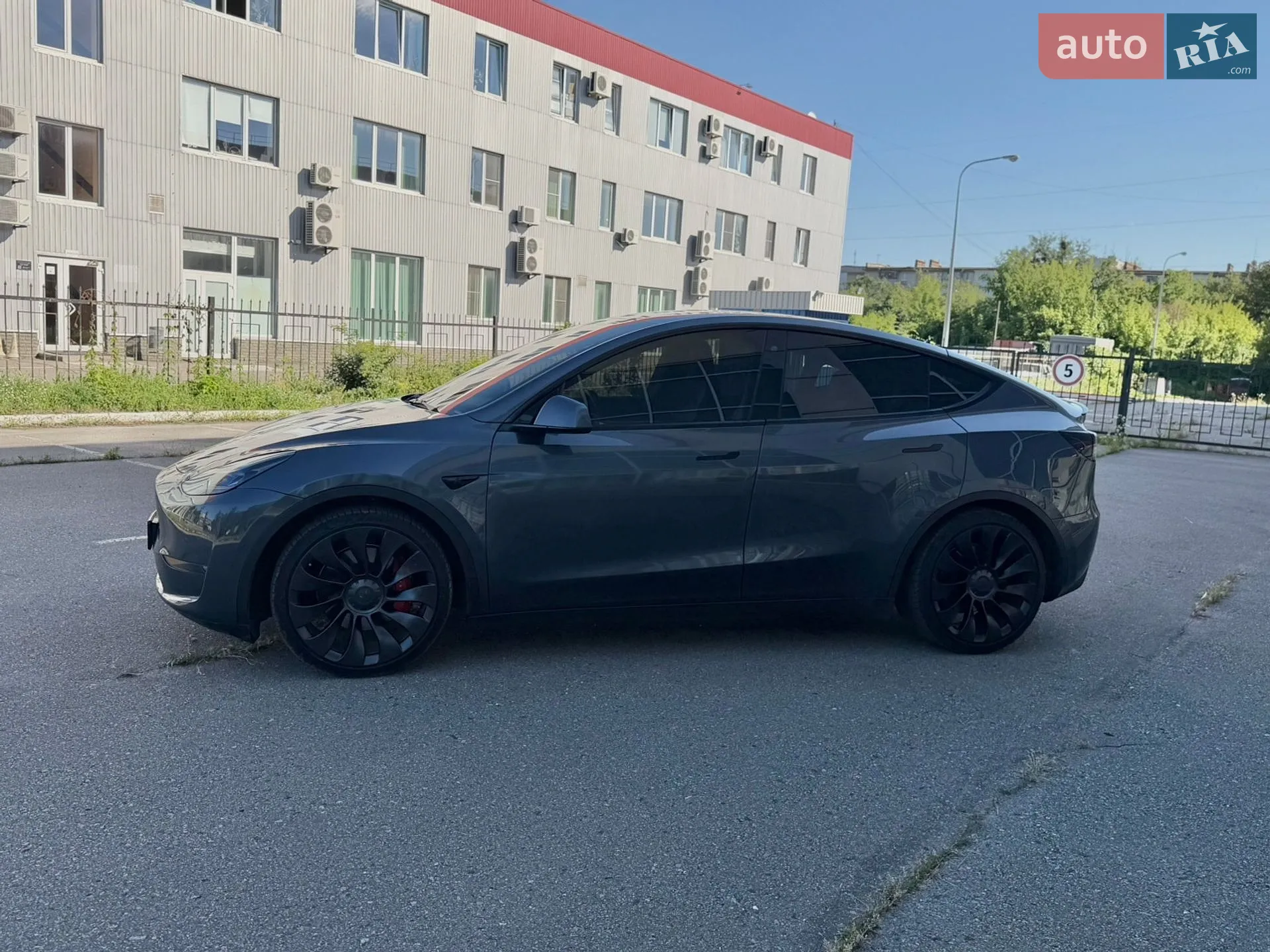 2022 Tesla Model Y - мініатюра 8
