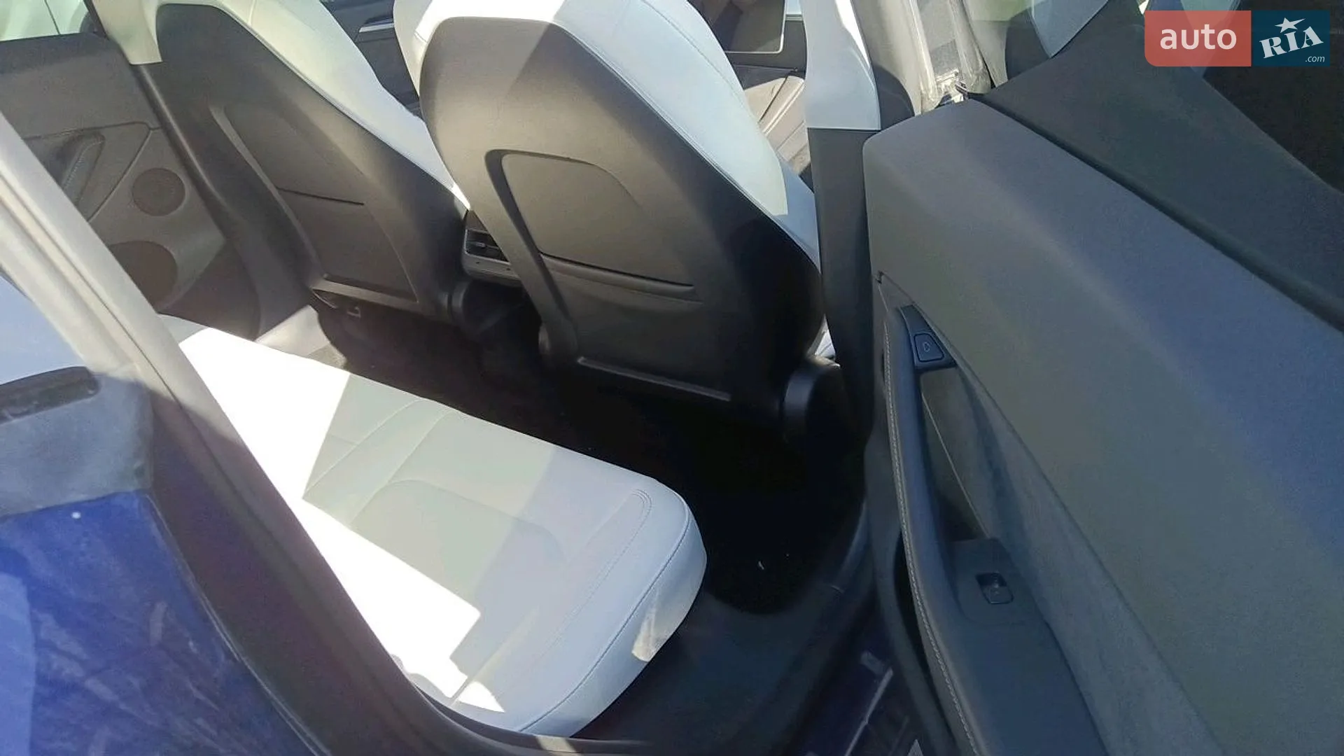 2022 Tesla Model Y - мініатюра 8