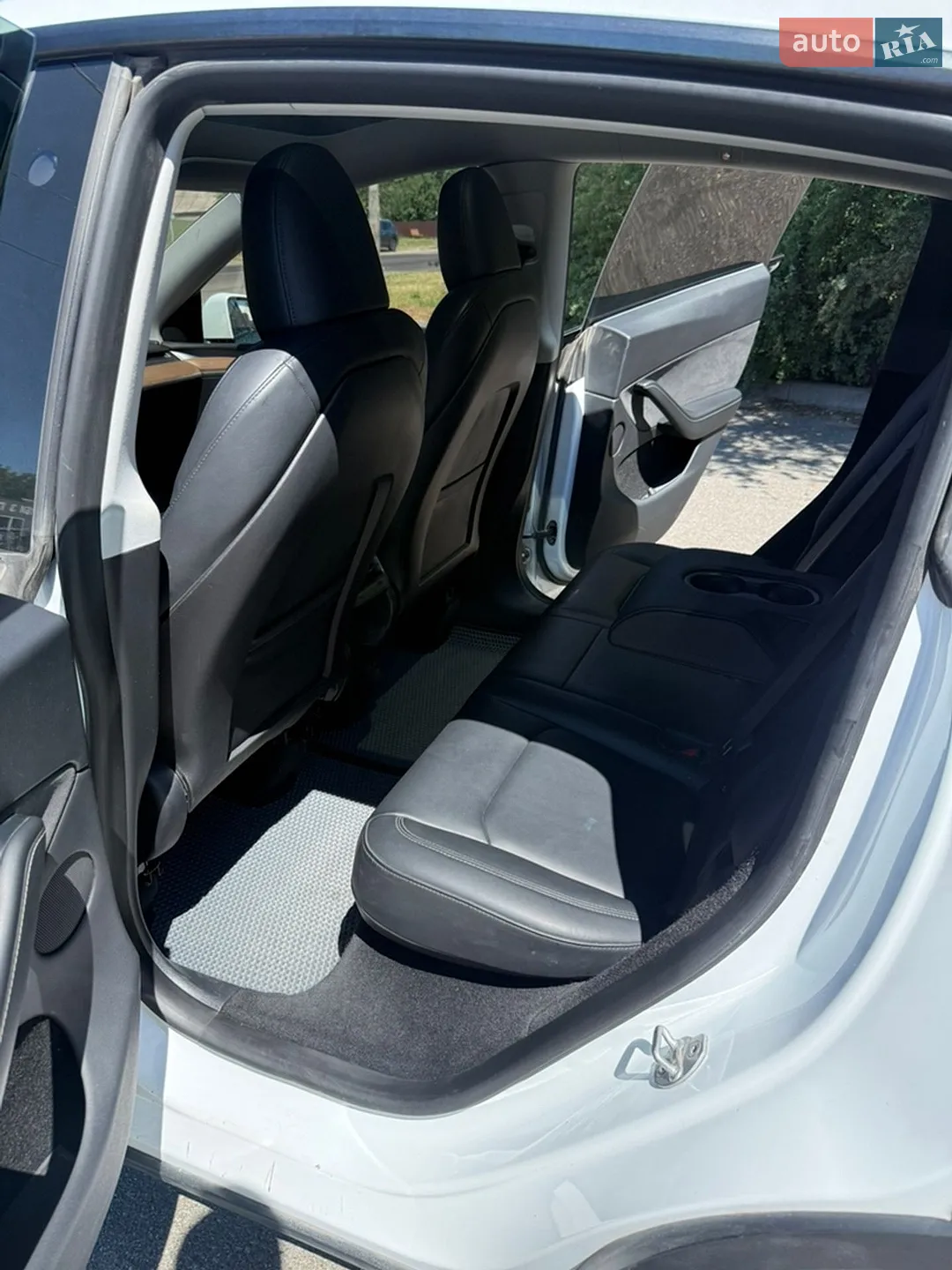 2023 Tesla Model Y - мініатюра 18