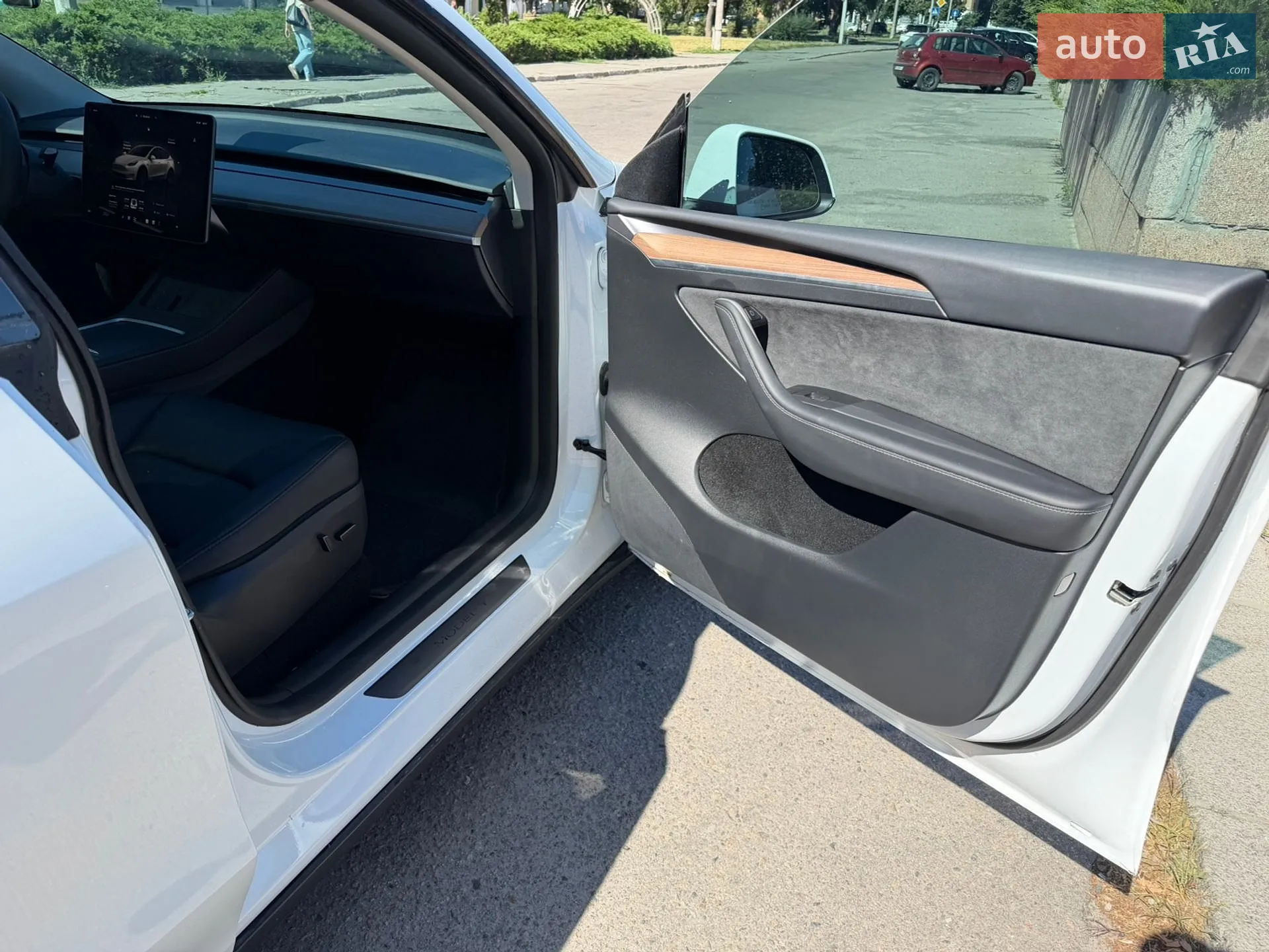 2024 Tesla Model Y - мініатюра 19