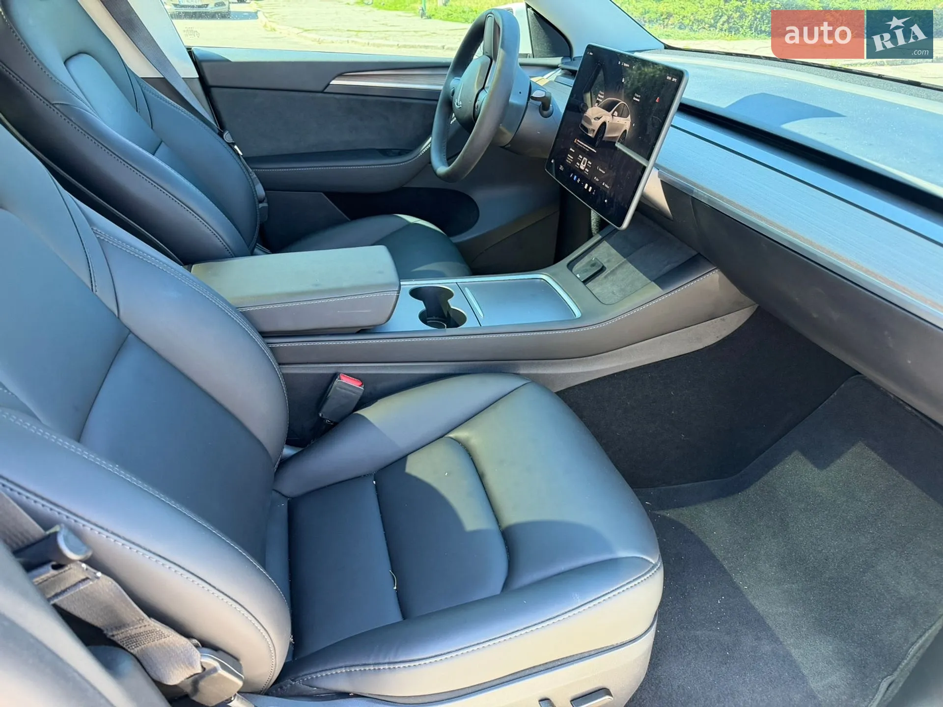 2024 Tesla Model Y - мініатюра 20