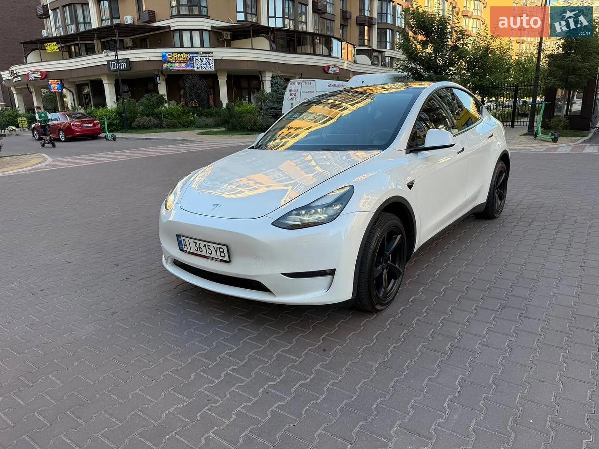 2022 Tesla Model Y - мініатюра 4
