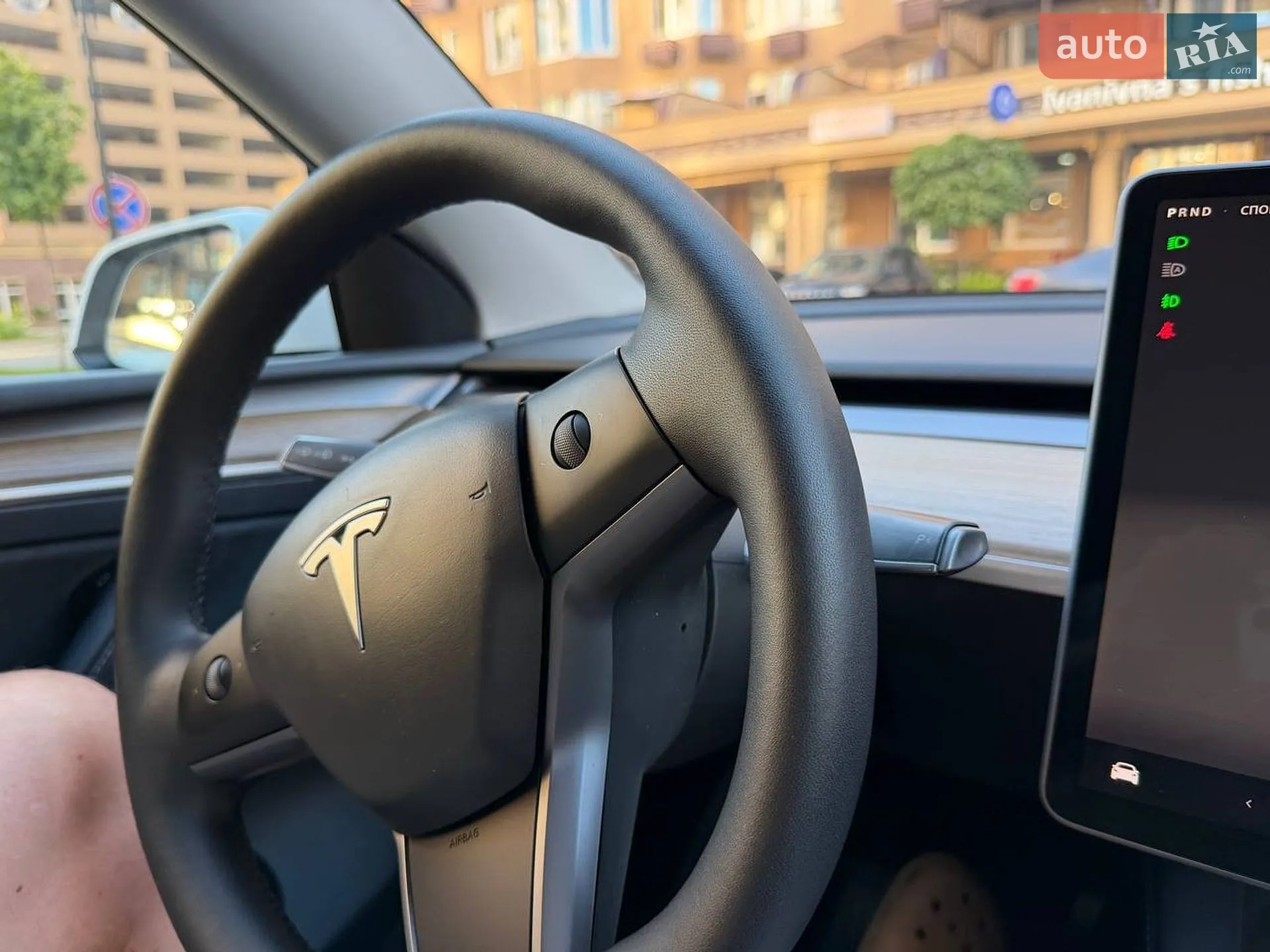 2022 Tesla Model Y - мініатюра 17