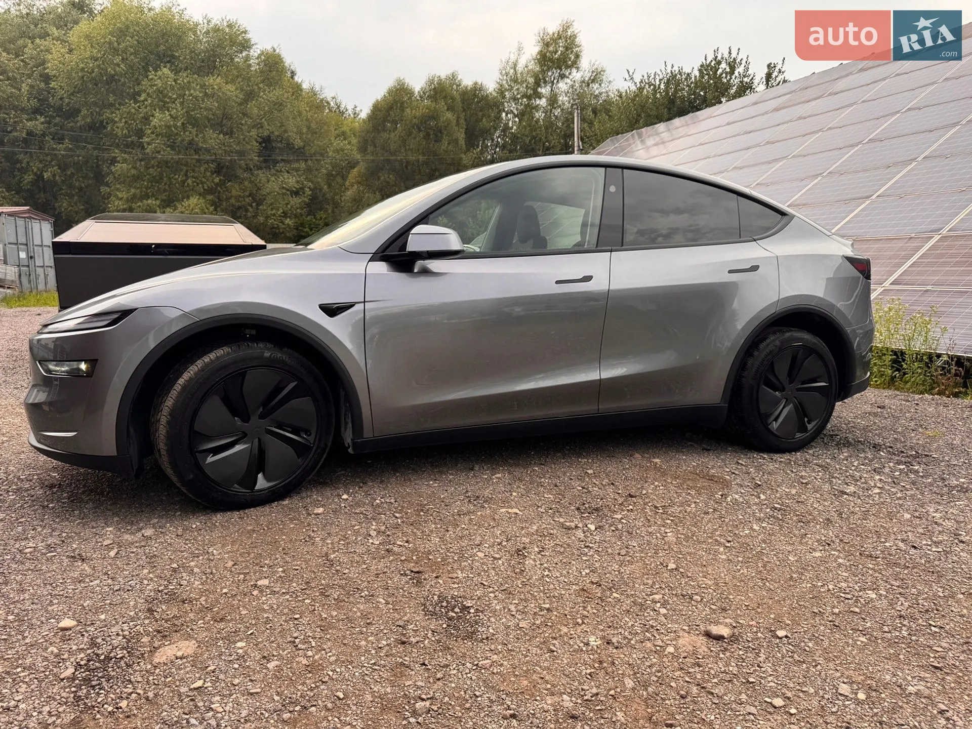 2025 Tesla Model Y - мініатюра 5