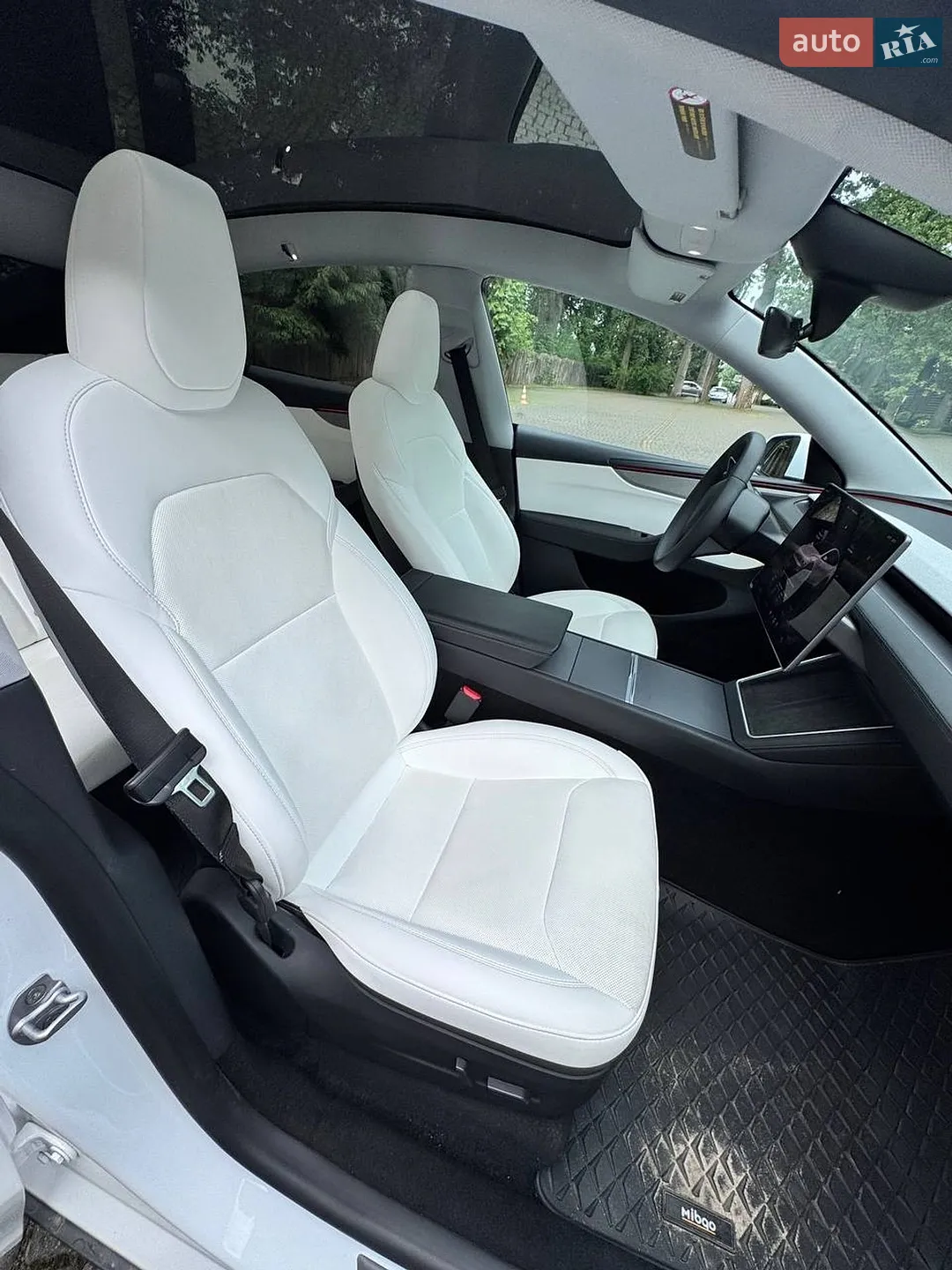 2025 Tesla Model Y - мініатюра 12