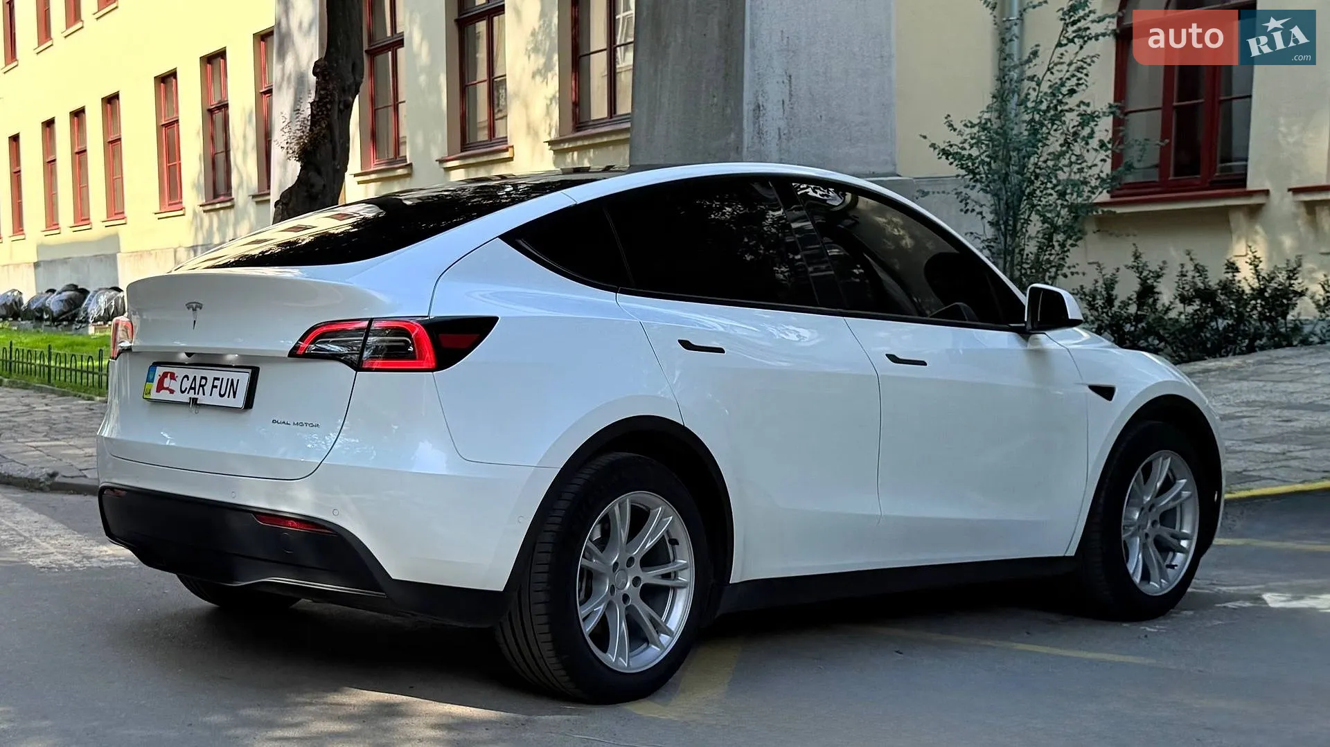 2022 Tesla Model Y - мініатюра 8