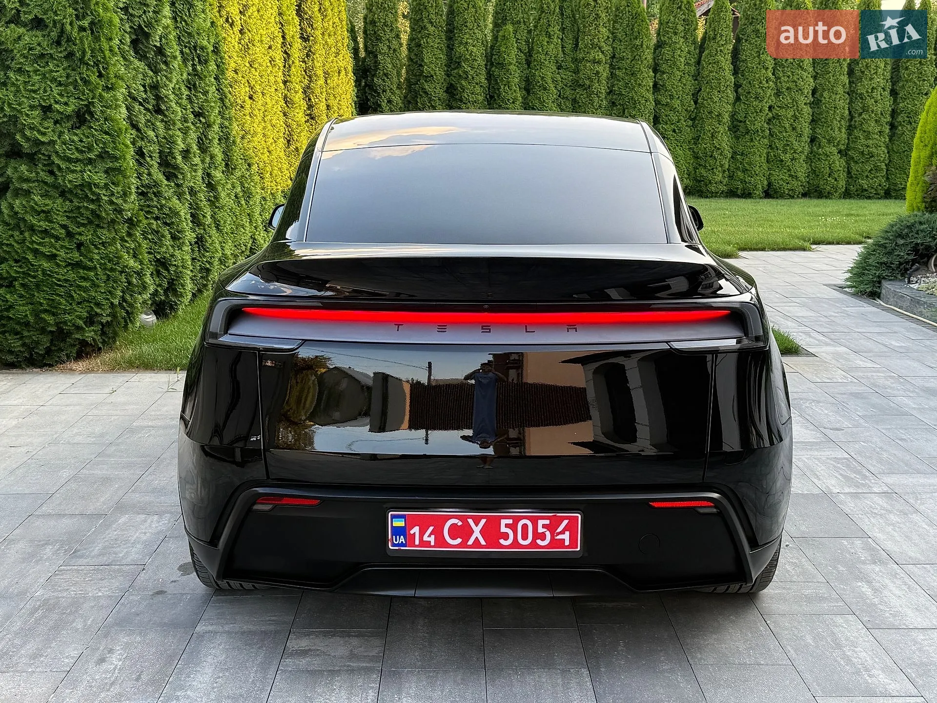 2025 Tesla Model Y - мініатюра 5