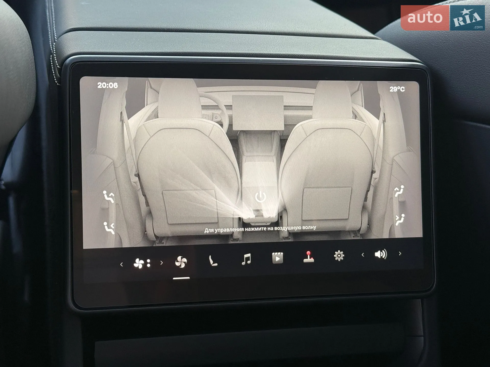 2025 Tesla Model Y - мініатюра 35