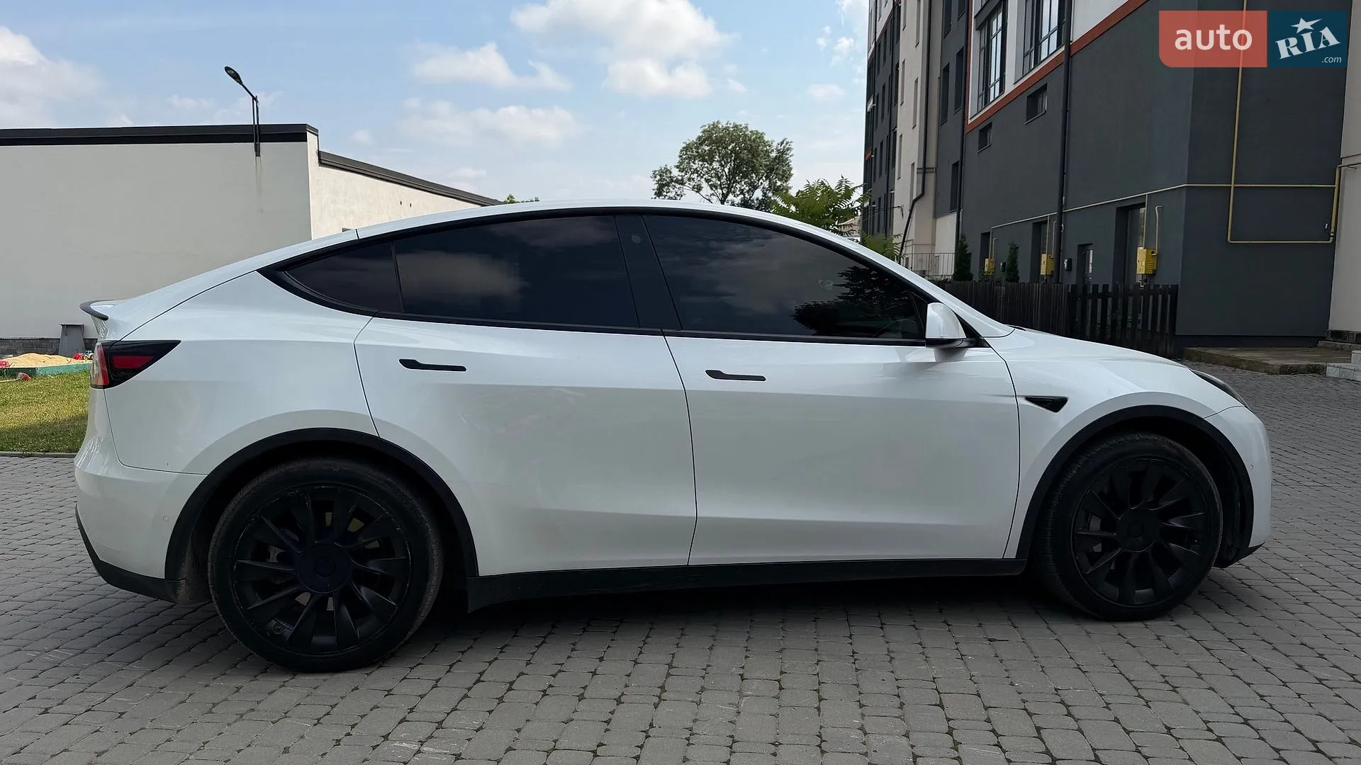 2021 Tesla Model Y - мініатюра 8