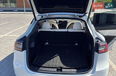 Позашляховик / Кросовер Tesla Model Y 2021 в Кривому Розі