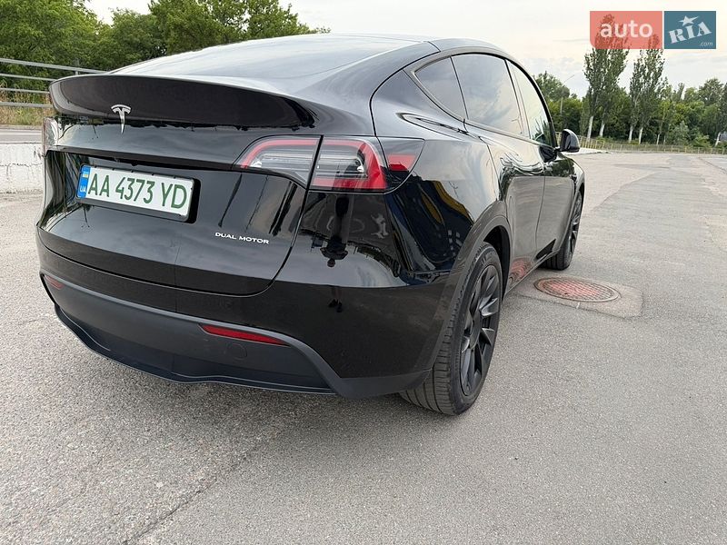 Внедорожник / Кроссовер Tesla Model Y 2023 в Киеве