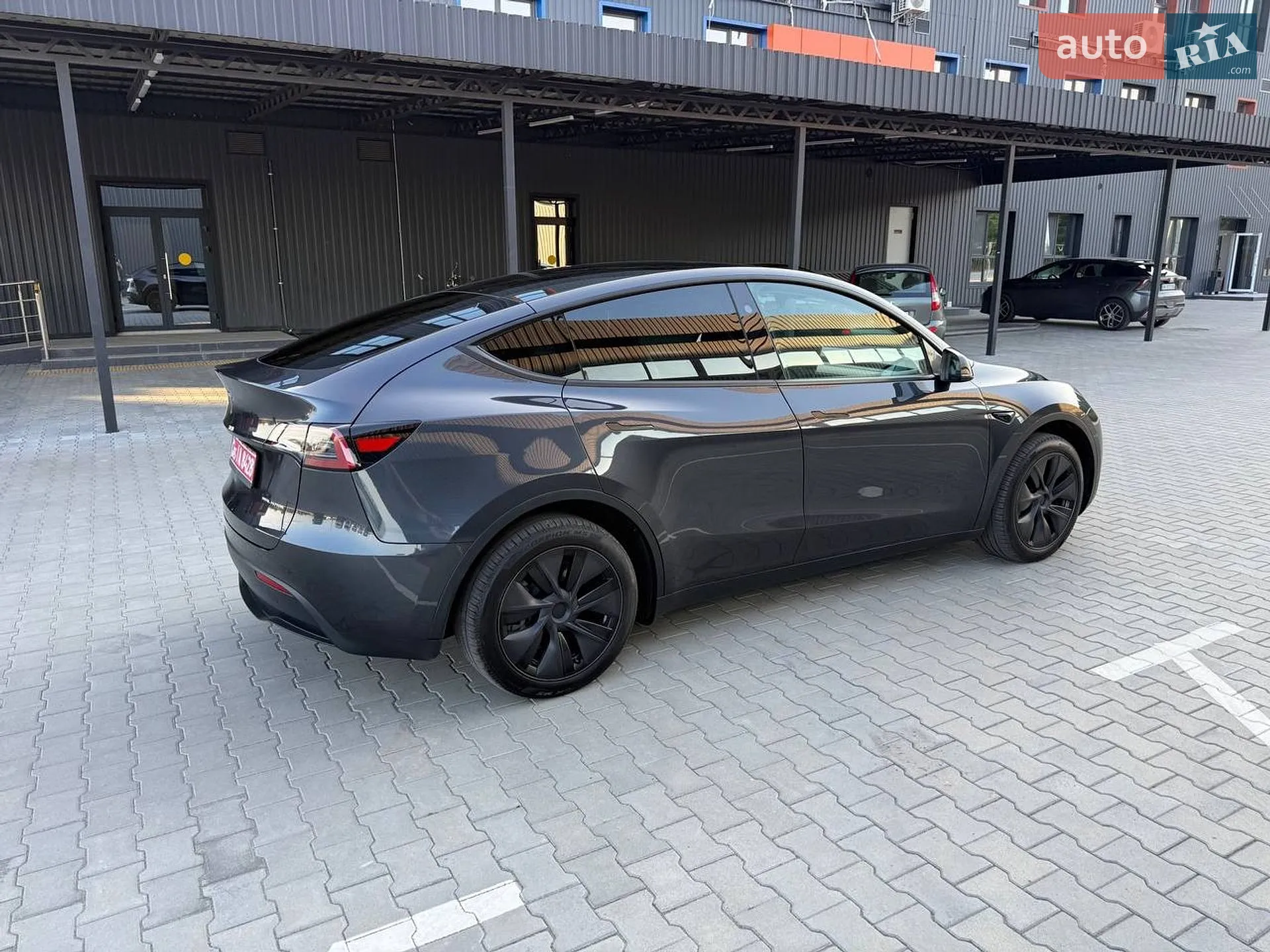 2025 Tesla Model Y - мініатюра 21