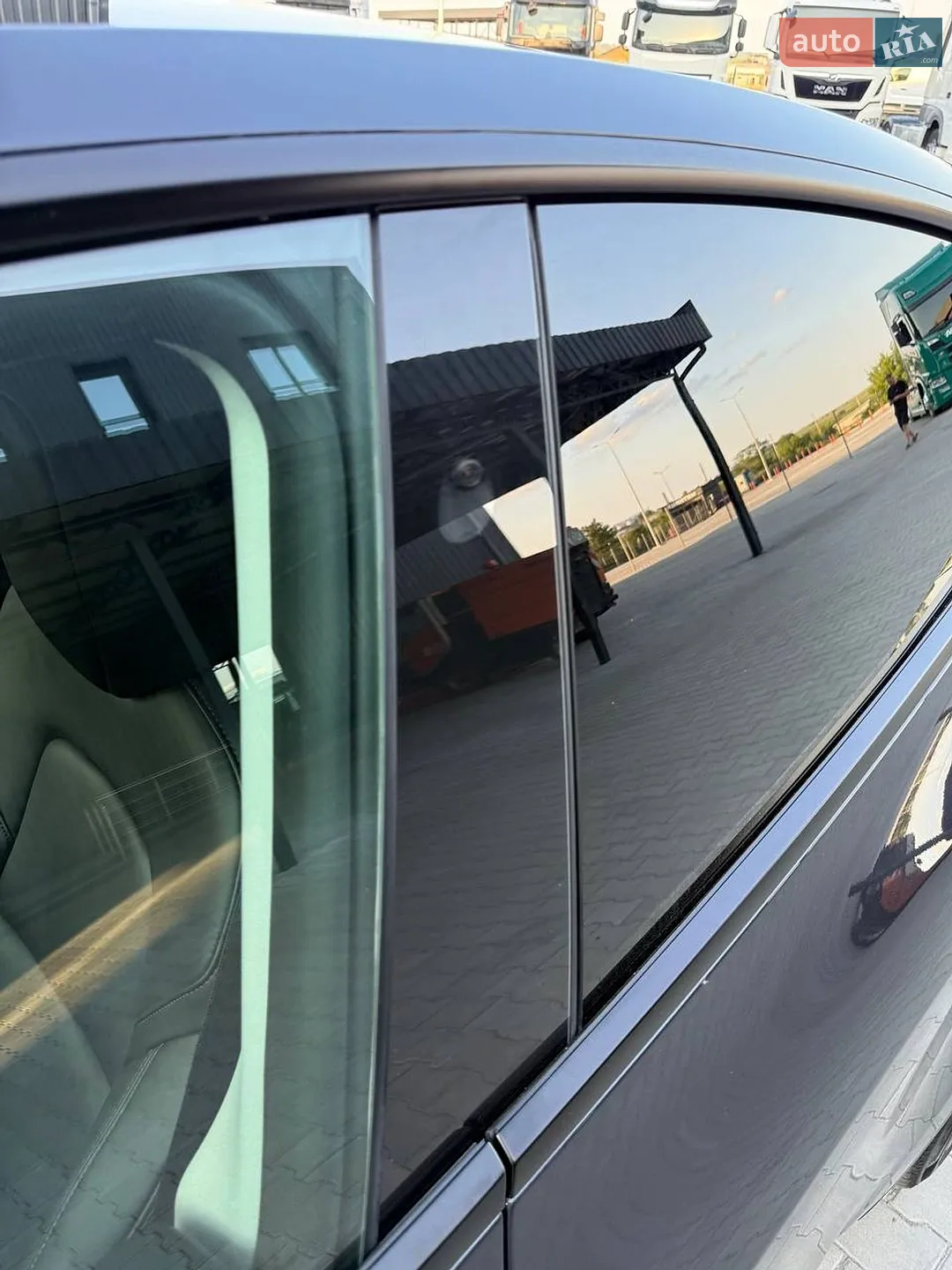 2025 Tesla Model Y - мініатюра 30
