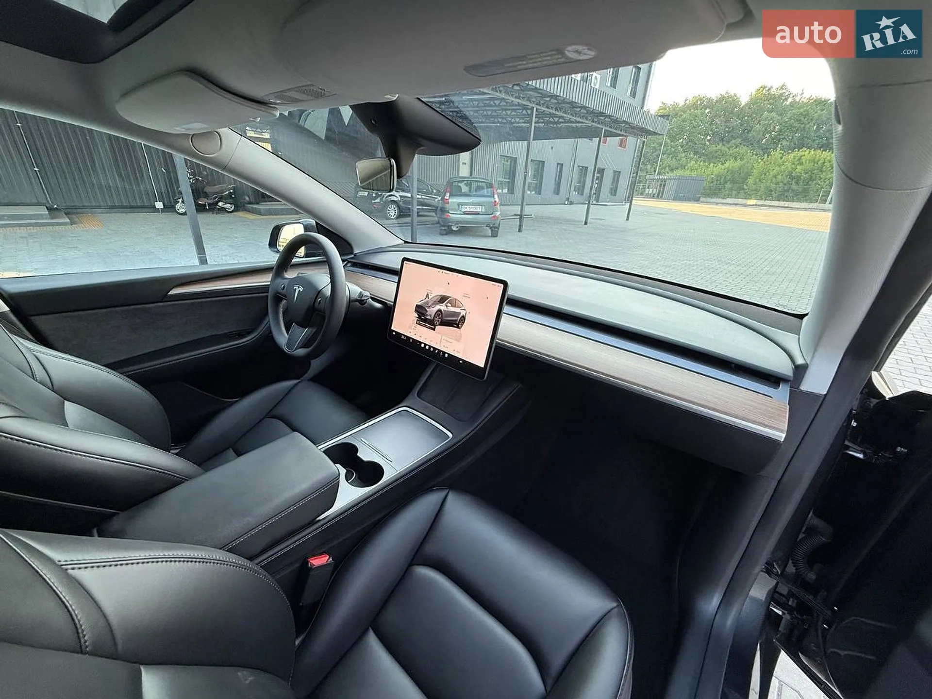 2025 Tesla Model Y - мініатюра 74