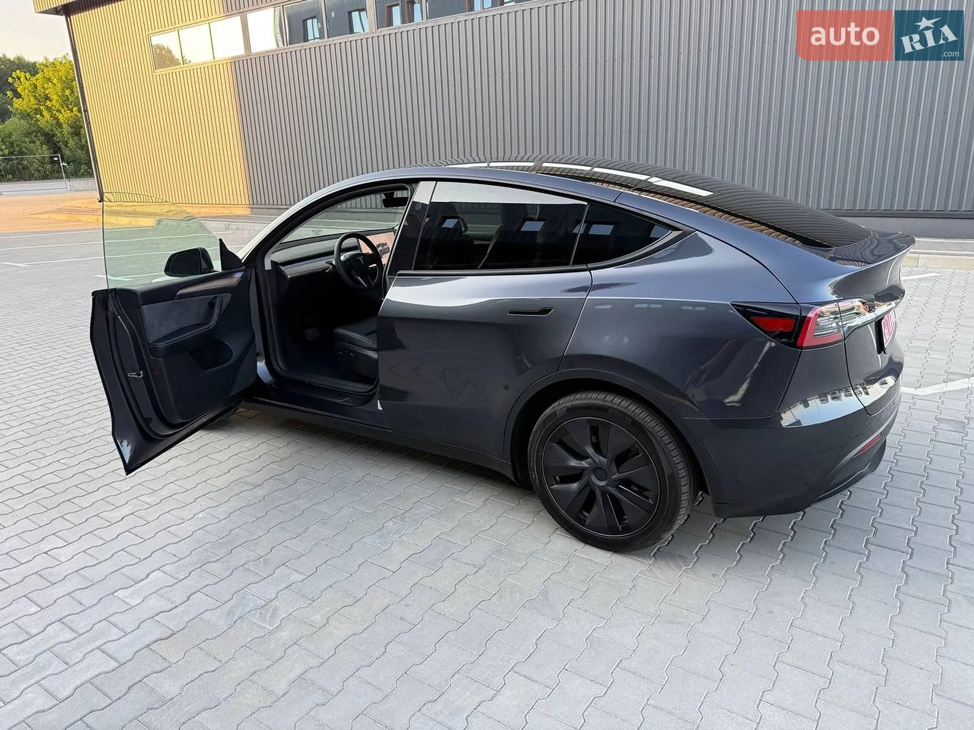 2025 Tesla Model Y - мініатюра 41