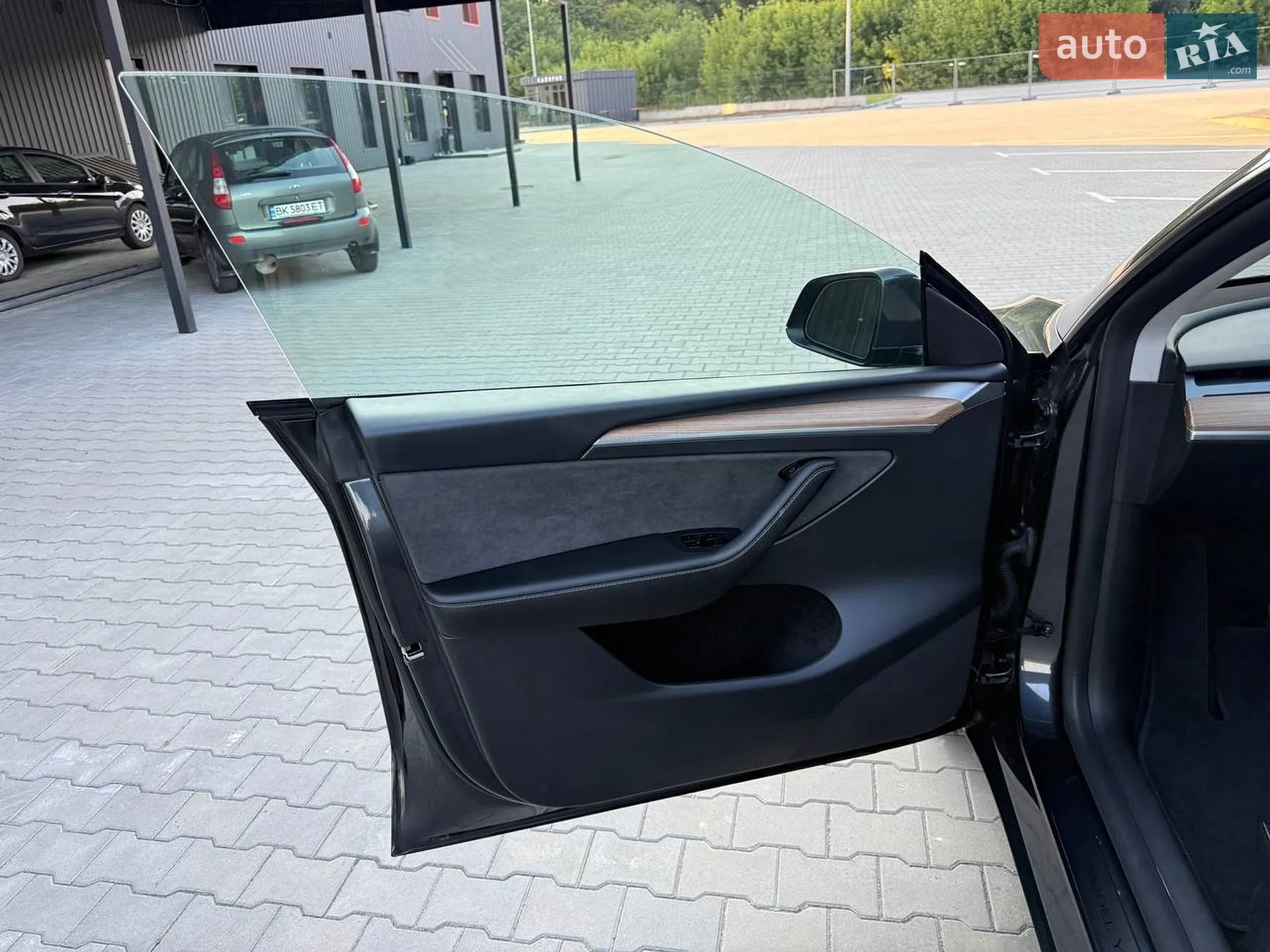 2025 Tesla Model Y - мініатюра 80