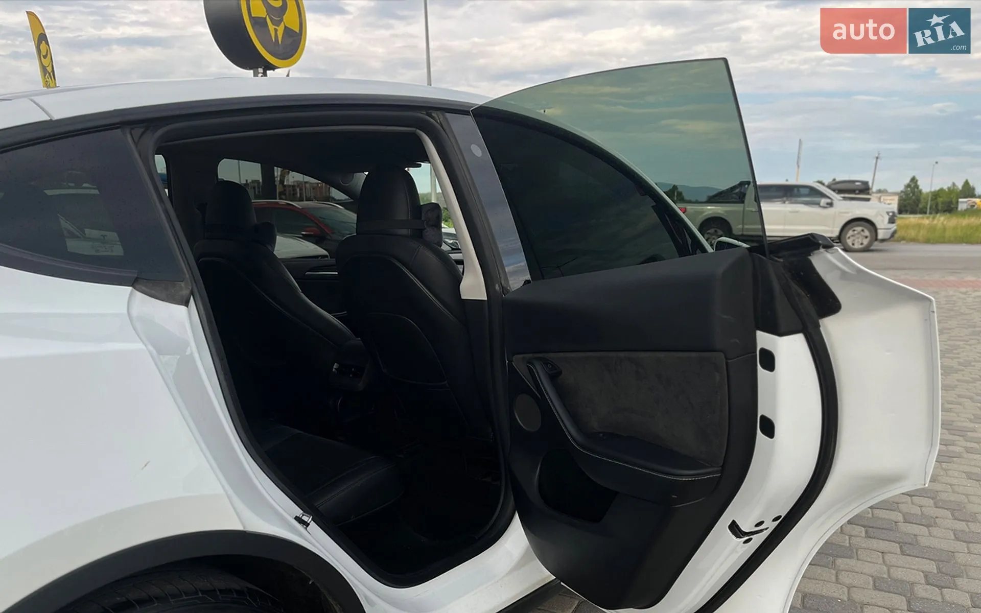 2022 Tesla Model Y - мініатюра 28