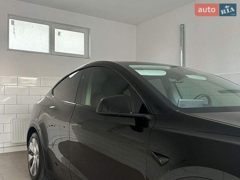 Позашляховик / Кросовер Tesla Model Y 2023 в Одесі фото 18 Позашляховик / Кросовер Tesla Model Y 2023 в Одесі