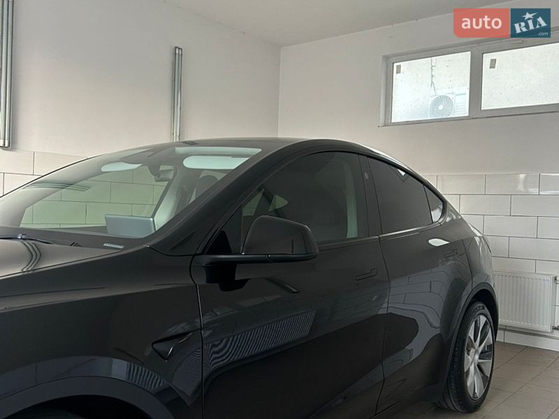 Позашляховик / Кросовер Tesla Model Y 2023 в Одесі фото 19 Позашляховик / Кросовер Tesla Model Y 2023 в Одесі