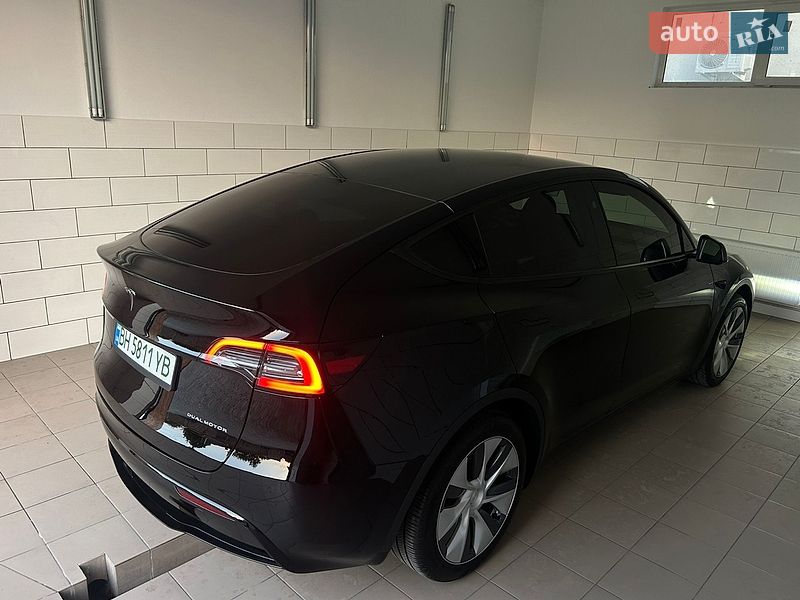 Позашляховик / Кросовер Tesla Model Y 2023 в Одесі фото 23 Позашляховик / Кросовер Tesla Model Y 2023 в Одесі